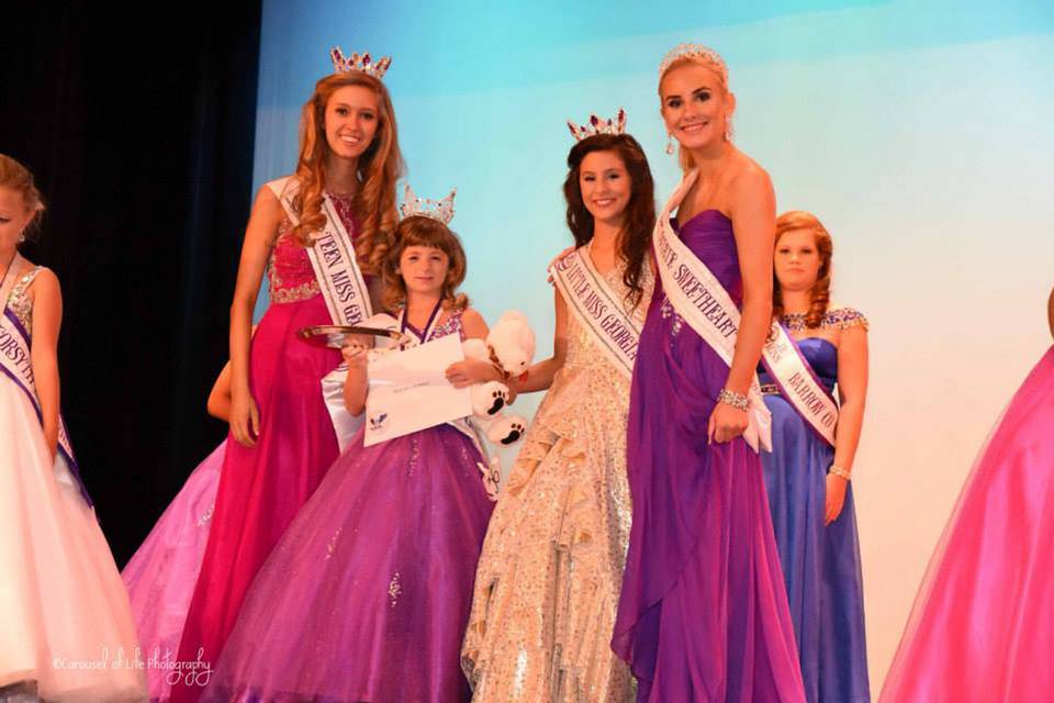 Bonaire girl with ‪#‎autism‬ overcomes early hardships on way to ‪#‎pageant‬ prowess